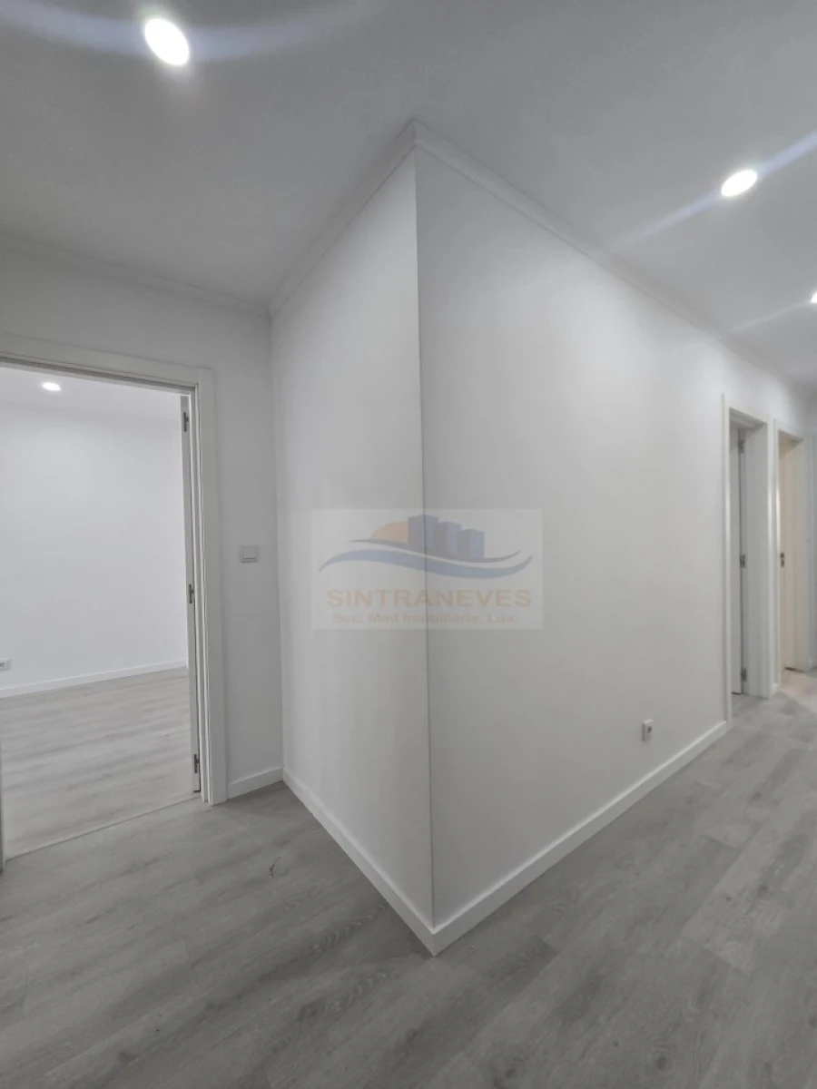 Apartamento T2 para Venda em Falagueira-Venda Nova Foto 8