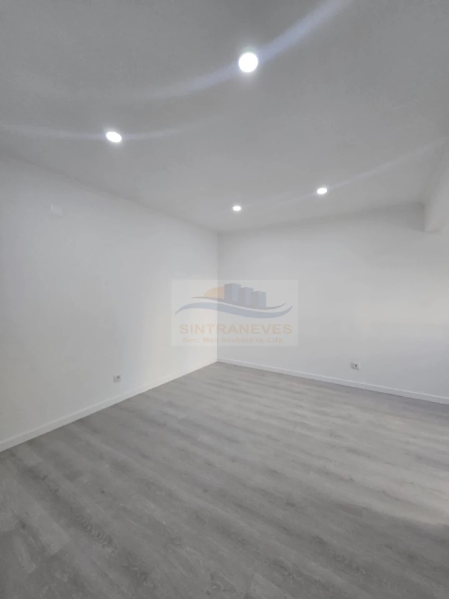 Apartamento T2 para Venda em Falagueira-Venda Nova Foto 14