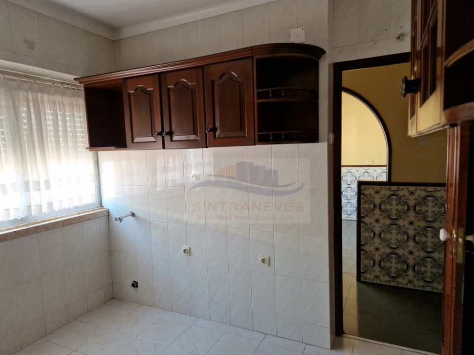 Apartamento T3 para Venda em Pontinha e Famões Foto 25