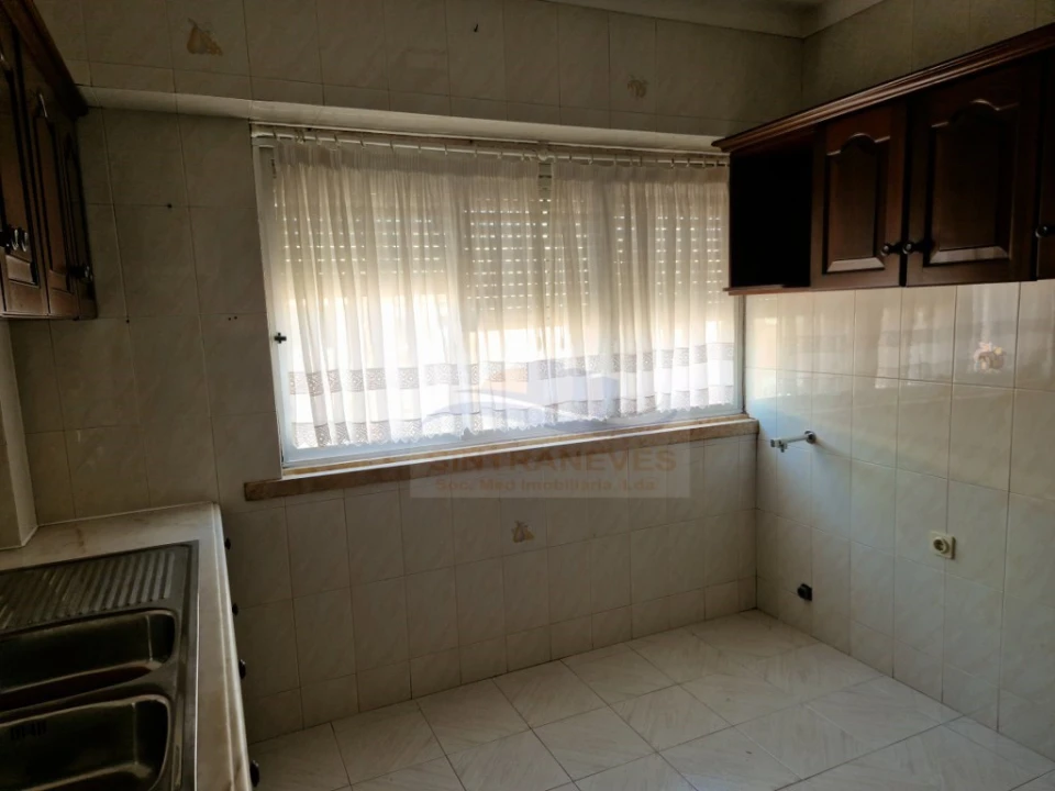 Apartamento T3 para Venda em Pontinha e Famões Foto 26