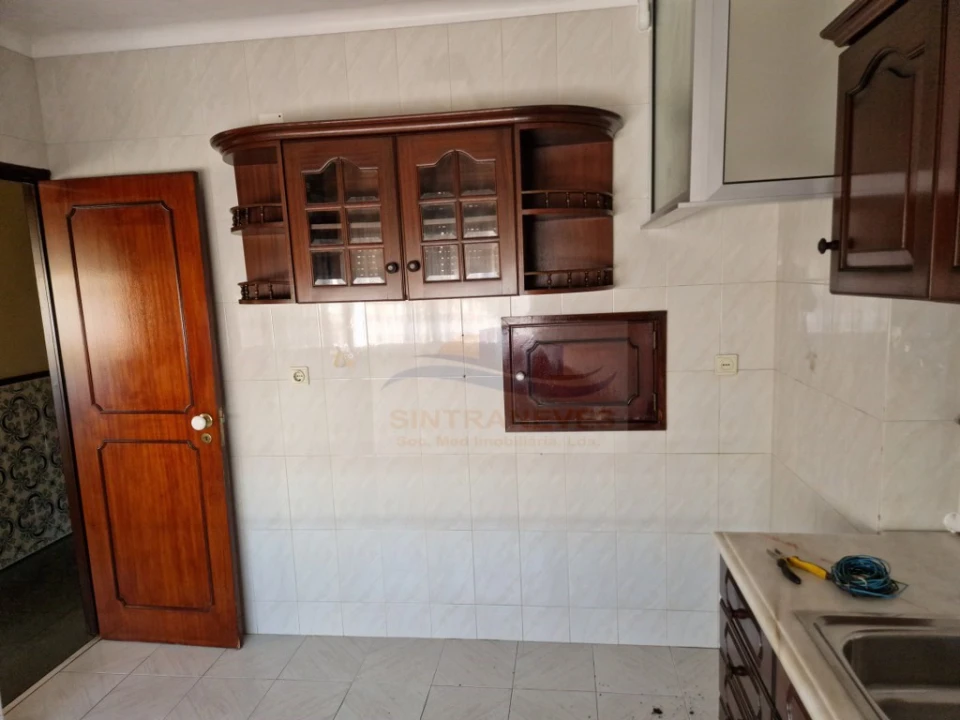 Apartamento T3 para Venda em Pontinha e Famões Foto 27