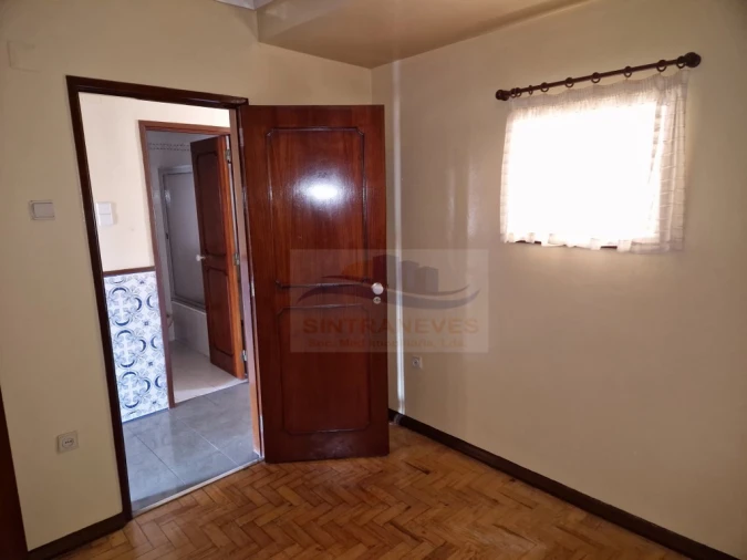 Apartamento T3 para Venda em Pontinha e Famões Foto 18
