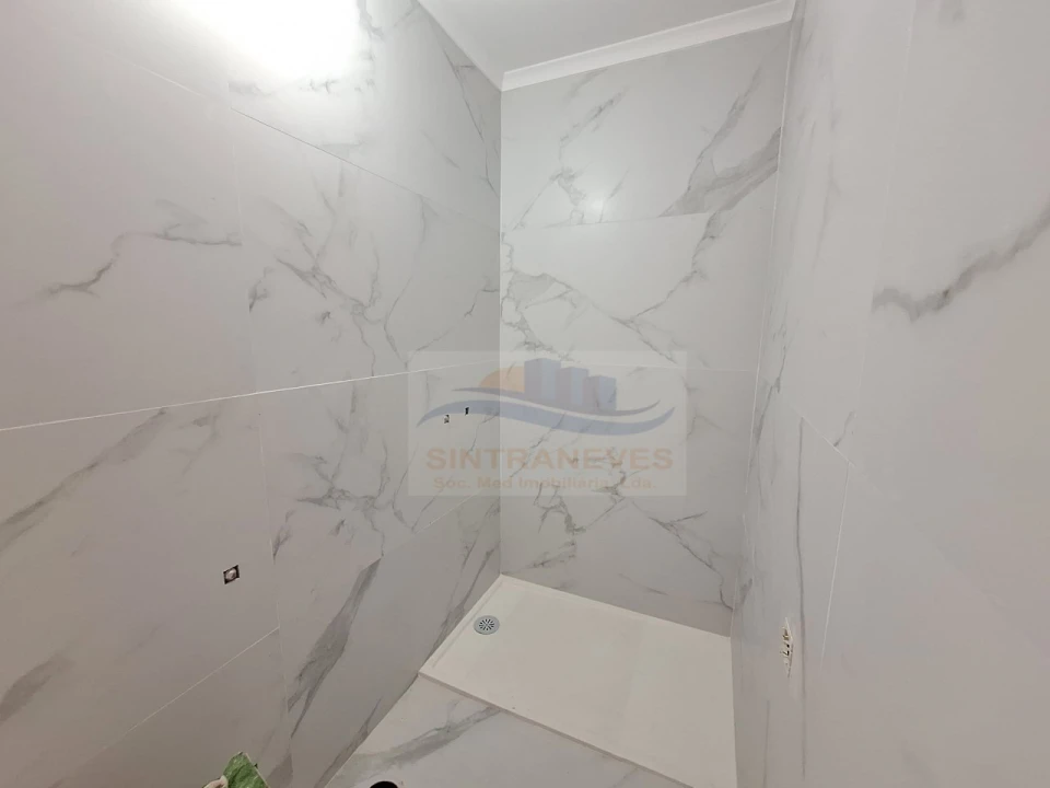 Moradia T3 para Venda em Benfica Foto 21