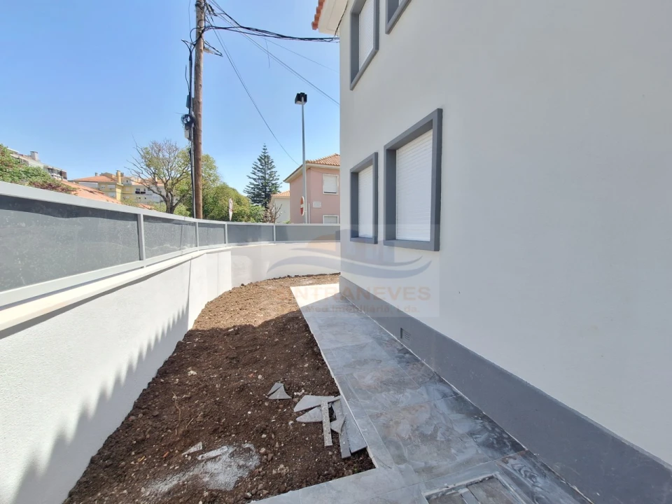 Moradia T3 para Venda em Benfica Foto 35