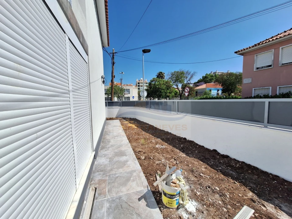 Moradia T3 para Venda em Benfica Foto 43