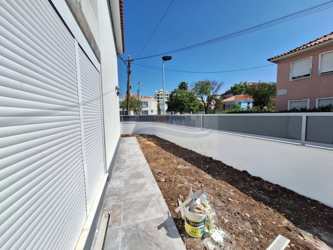 Moradia T3 para Venda em Benfica Foto 43