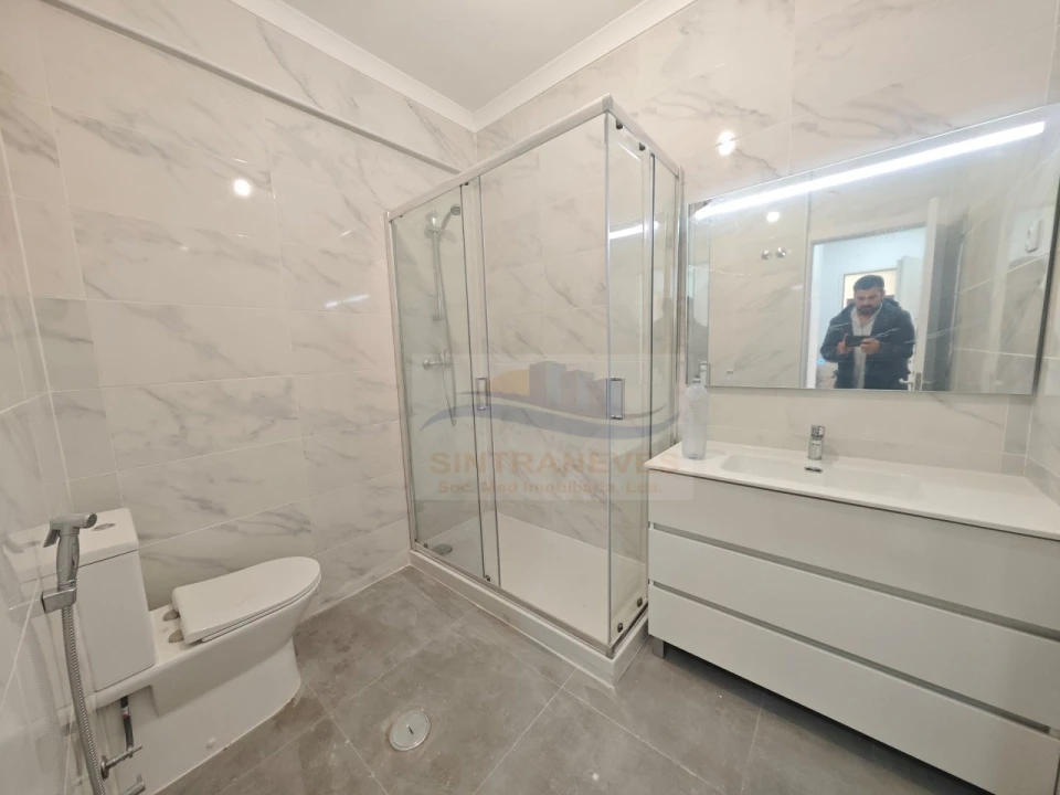 Apartamento T3 para Venda em Venteira Foto 9