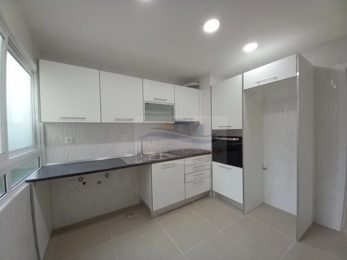 Apartamento T3 para Venda em Queluz e Belas Foto 4