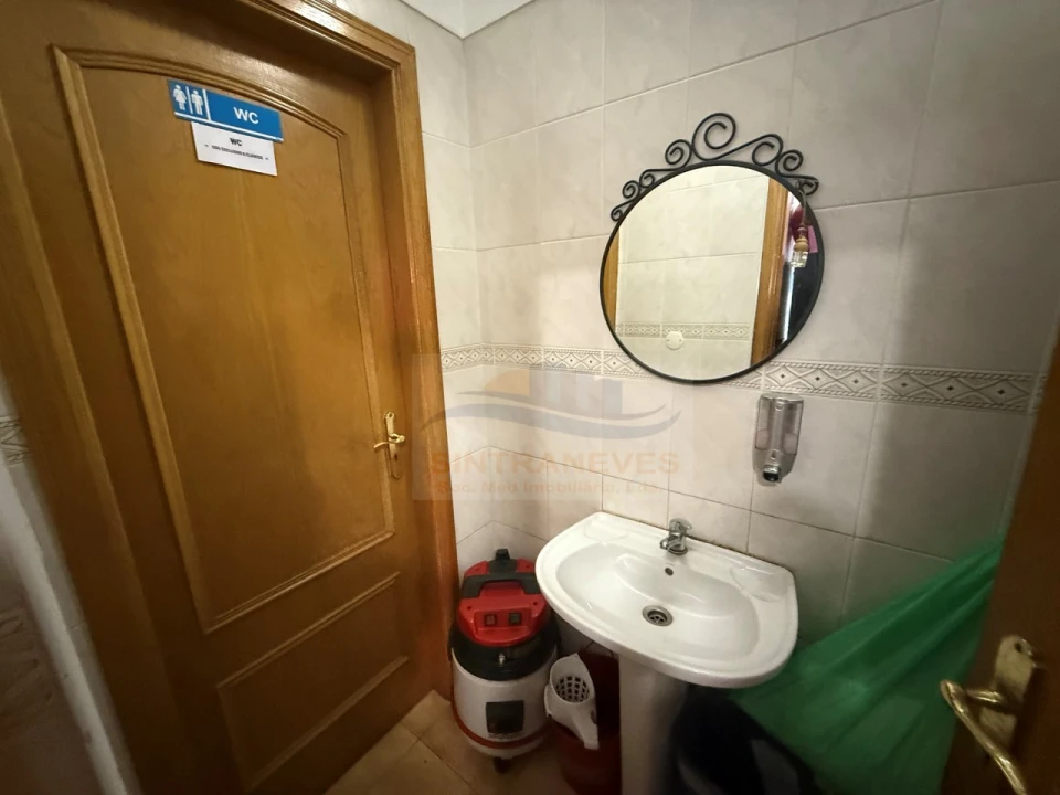 Negócio para Venda em Falagueira-Venda Nova Foto 5