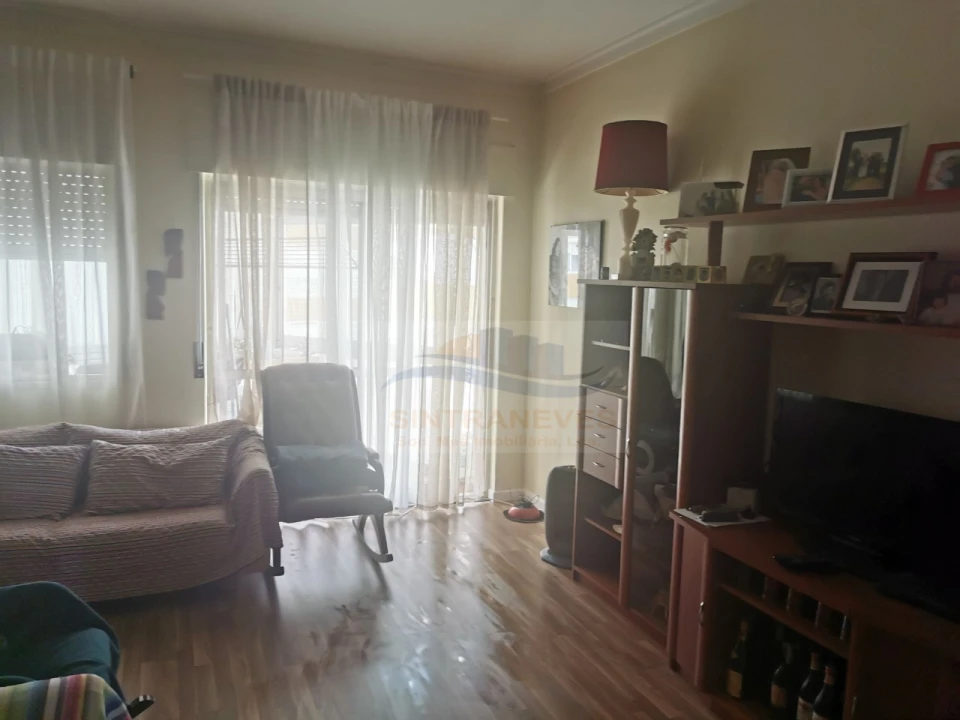 Apartamento T4 para Venda em Póvoa de Santo Adrião e Olival Basto Foto 2