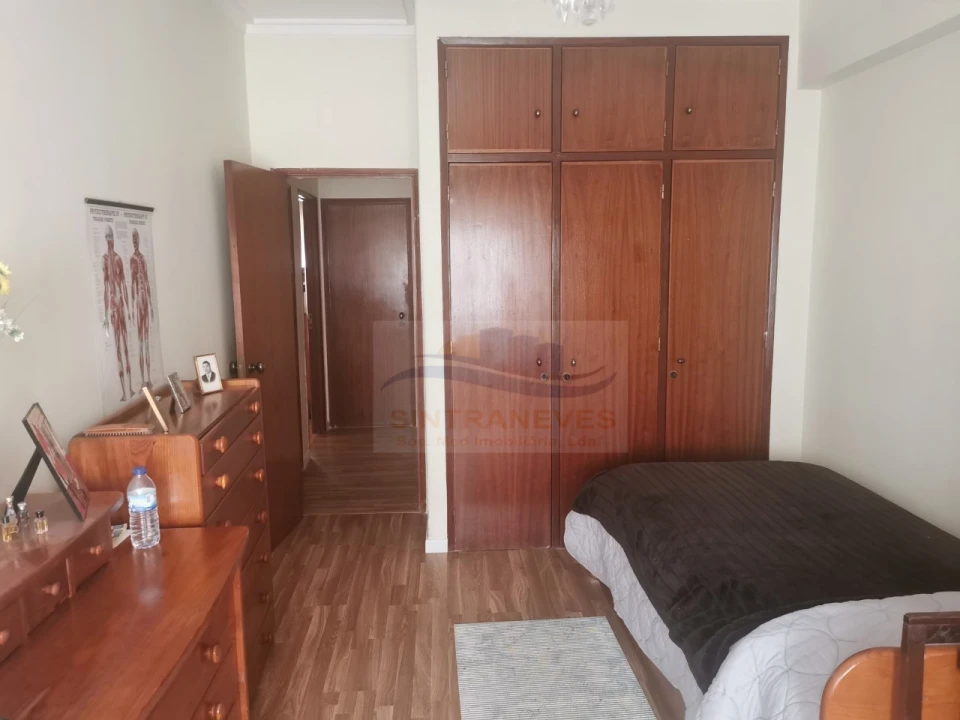 Apartamento T4 para Venda em Póvoa de Santo Adrião e Olival Basto Foto 3