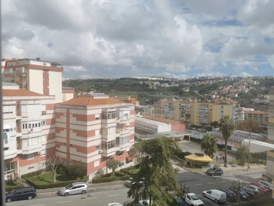 Apartamento T4 para Venda em Póvoa de Santo Adrião e Olival Basto Foto 15