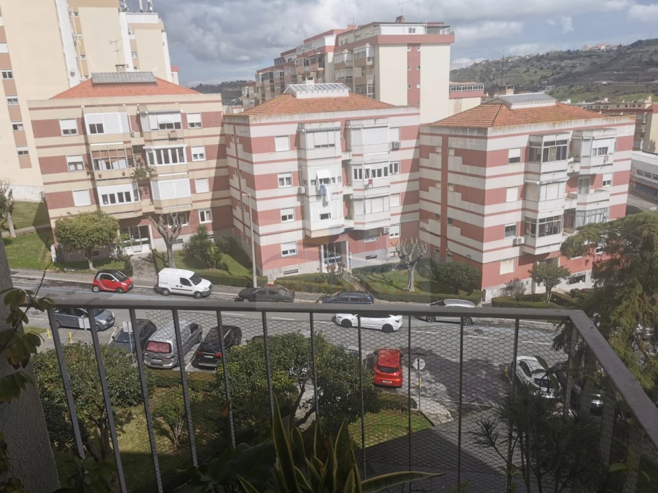 Apartamento T4 para Venda em Póvoa de Santo Adrião e Olival Basto Foto 25