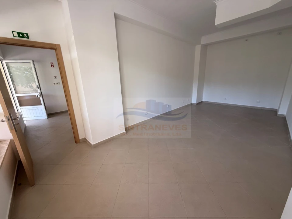 Loja para Venda em Falagueira-Venda Nova Foto 7