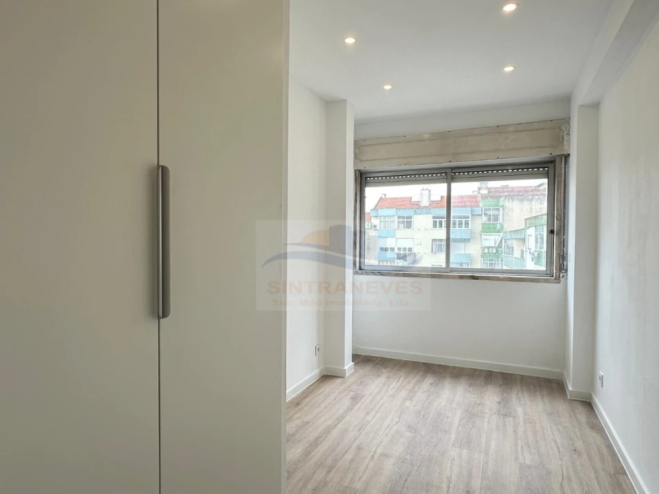 Apartamento T3 para Venda em Agualva e Mira-Sintra Foto 7