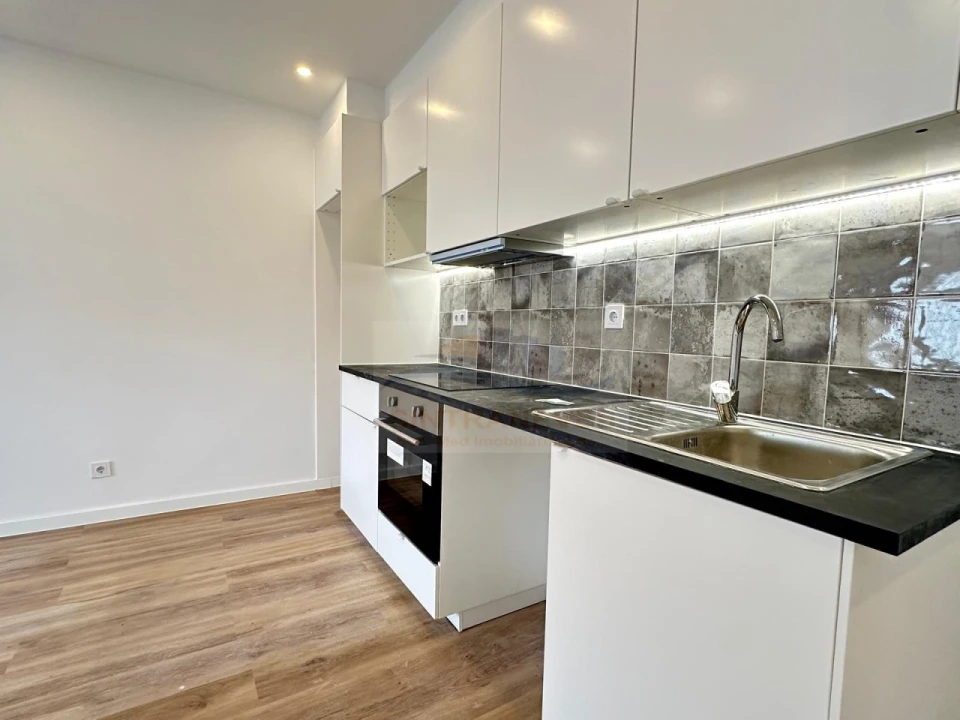 Apartamento T3 para Venda em Agualva e Mira-Sintra Foto 1