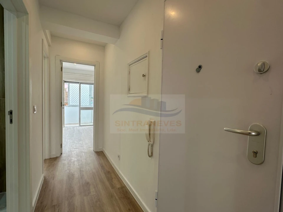 Apartamento T3 para Venda em Agualva e Mira-Sintra Foto 11