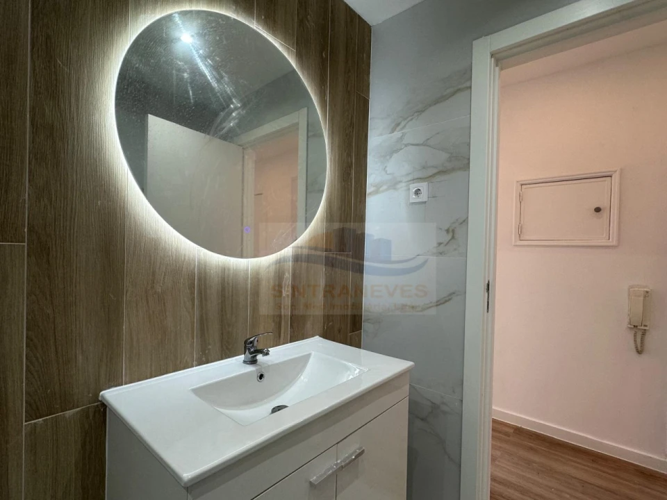 Apartamento T3 para Venda em Agualva e Mira-Sintra Foto 15