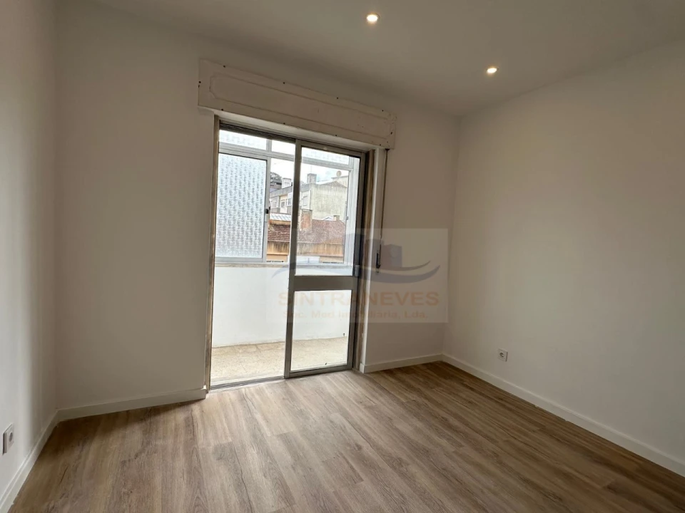 Apartamento T3 para Venda em Agualva e Mira-Sintra Foto 21