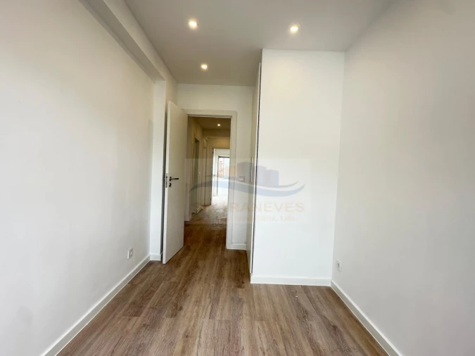 Apartamento T3 para Venda em Agualva e Mira-Sintra Foto 9