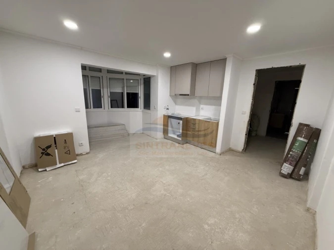 Apartamento T1 para Venda em Venteira Foto 5