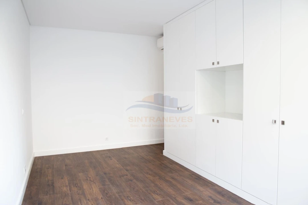 Apartamento T3 para Venda em Alvalade Foto 11