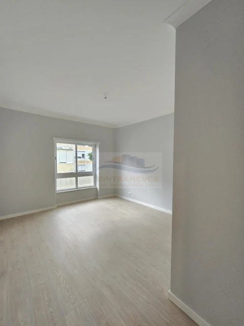 Apartamento T3 para Venda em Alvalade