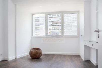 Apartamento T3 para Venda em Alvalade