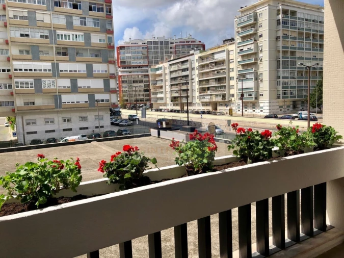 Apartamento T3 para Venda em Alvalade Foto 7
