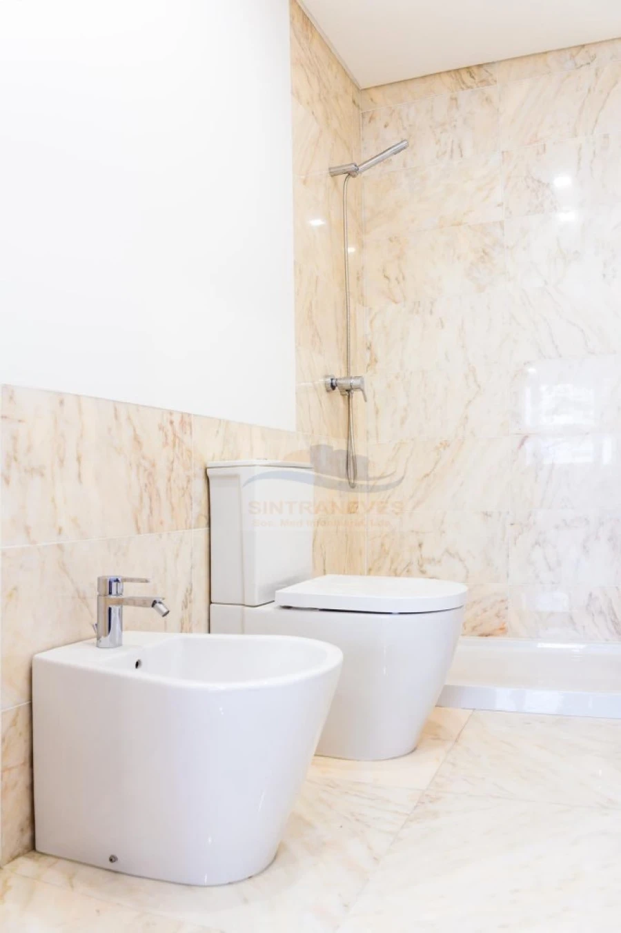 Apartamento T3 para Venda em Alvalade Foto 12