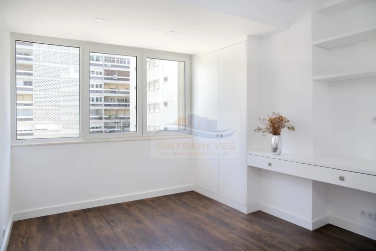 Apartamento T3 para Venda em Alvalade Foto 29