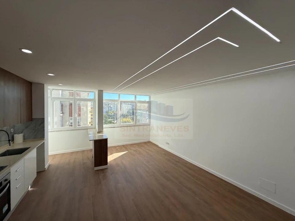 Apartamento T2 para Venda em Falagueira-Venda Nova Foto 2