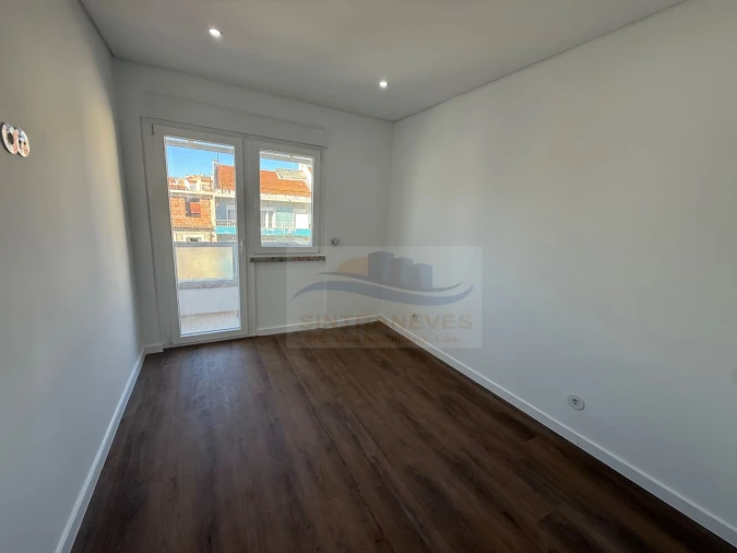 Apartamento T2 para Venda em Falagueira-Venda Nova Foto 7