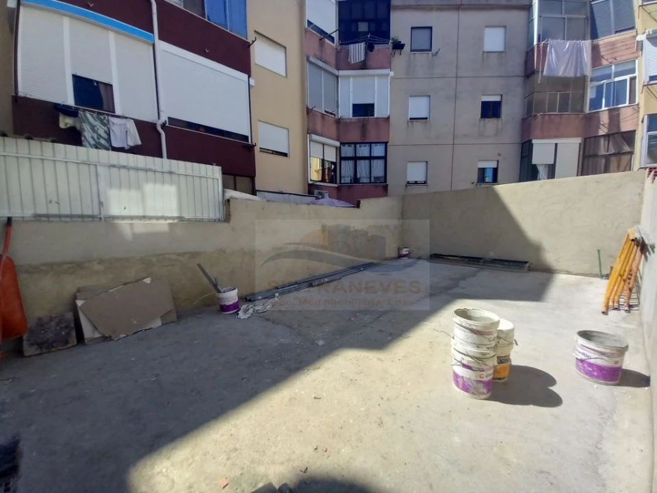 Apartamento T1 para Venda em Baixa da Banheira e Vale da Amoreira Foto 1