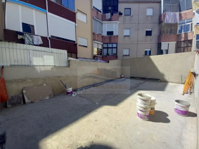 Apartamento T1 para Venda em Baixa da Banheira e Vale da Amoreira Foto 1