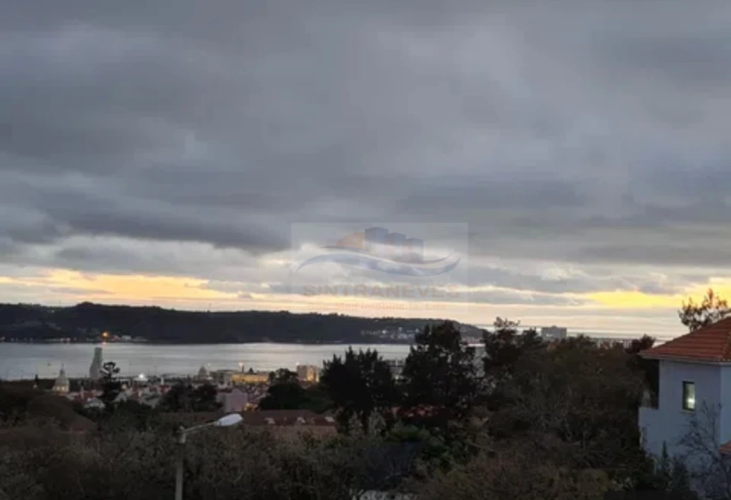 Moradia T4 para Venda em Ajuda Foto 33