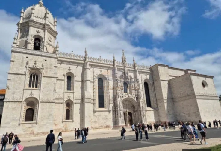 Moradia T4 para Venda em Ajuda Foto 24