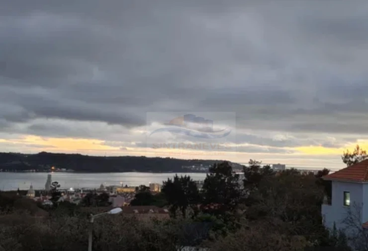 Moradia T4 para Venda em Ajuda Foto 33