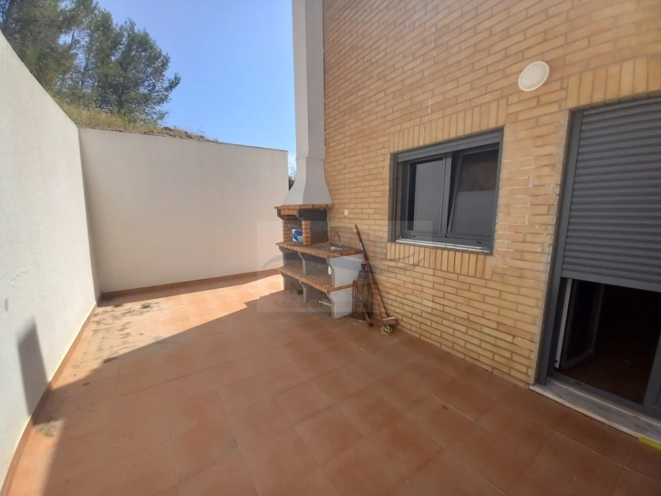 Apartamento T4 para Venda em Castanheira do Ribatejo e Cachoeiras Foto 2