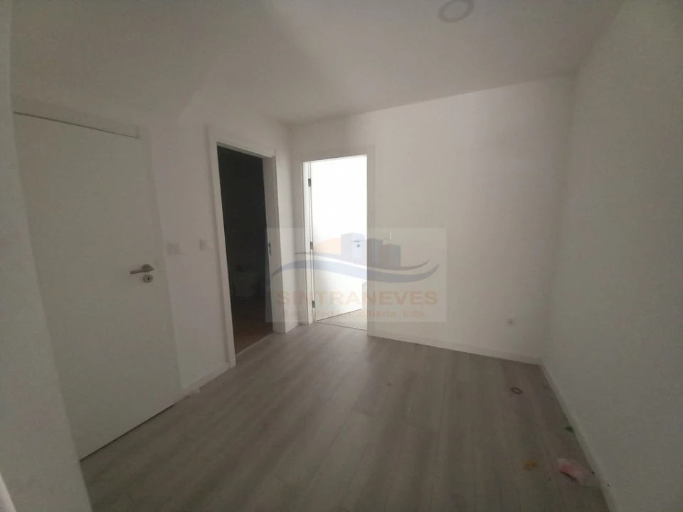 Apartamento T4 para Venda em Castanheira do Ribatejo e Cachoeiras Foto 29