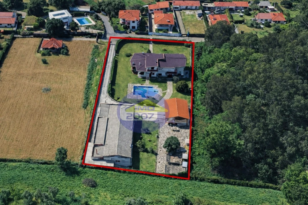 Moradia T5 para Venda em Carreira e Bente Foto 1