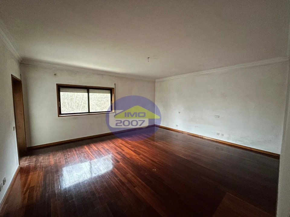 Moradia T5 para Venda em Carreira e Bente Foto 16