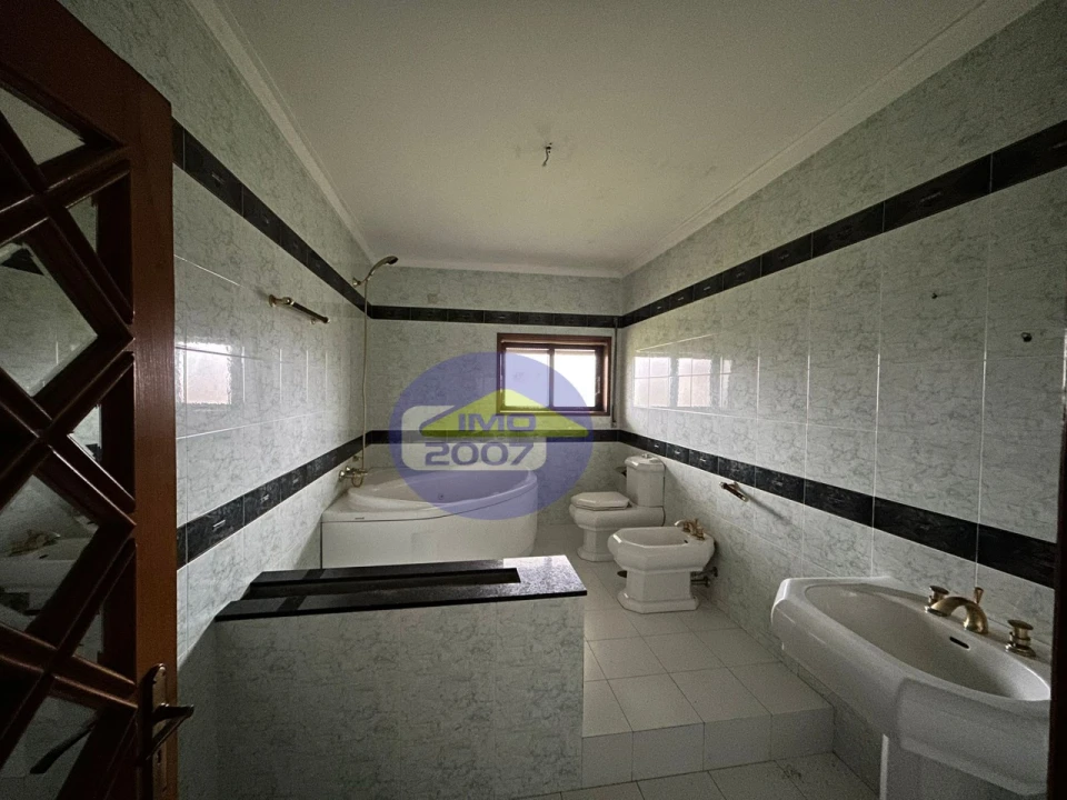 Moradia T5 para Venda em Carreira e Bente Foto 17