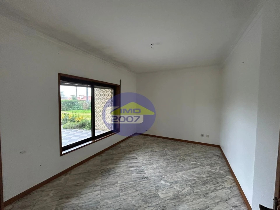 Moradia T5 para Venda em Carreira e Bente Foto 24