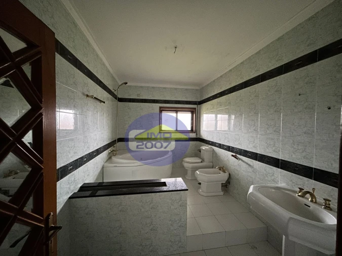 Moradia T5 para Venda em Carreira e Bente Foto 17