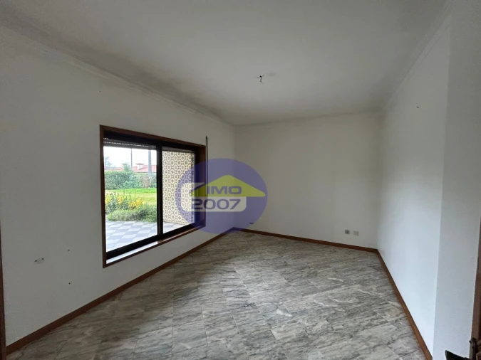 Moradia T5 para Venda em Carreira e Bente Foto 24