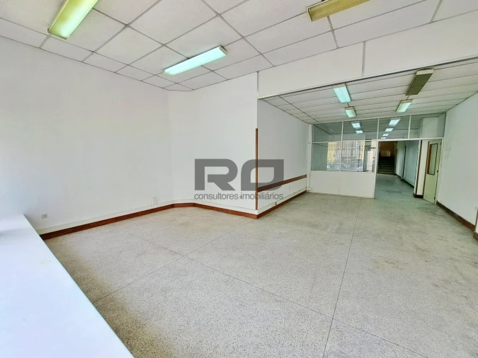 Loja para Arrendamento em Cedofeita, Santo Ildefonso, Sé, Miragaia, São Nicolau e Vitória Foto 2