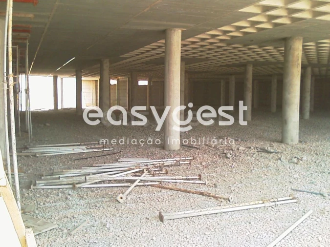 Armazém para Venda em Rio de Mouro Foto 2