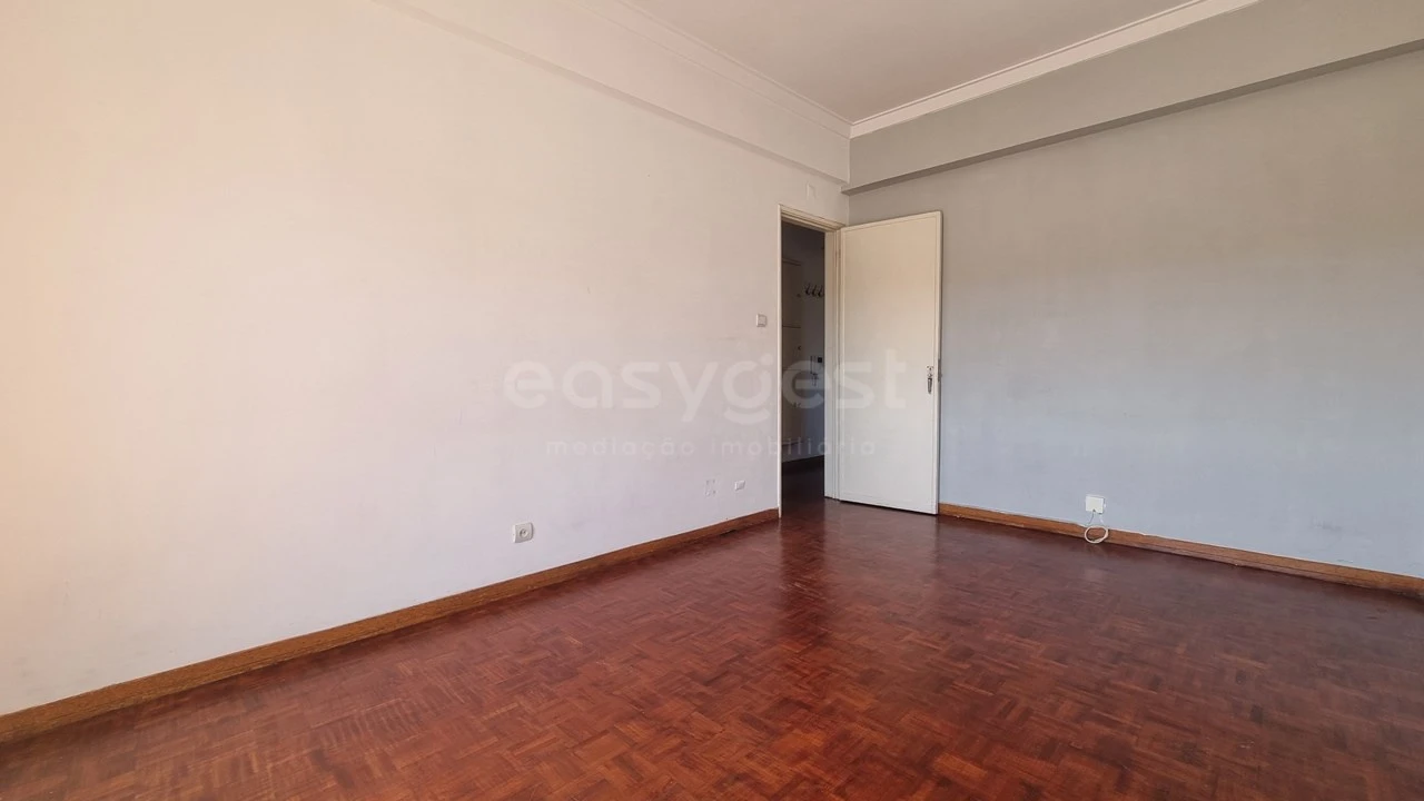 Apartamento T2 para Venda em Lumiar Foto 3