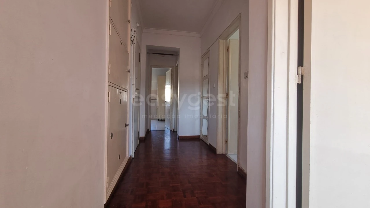 Apartamento T2 para Venda em Lumiar Foto 7